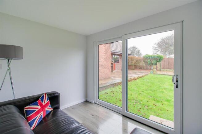4 bed Detached Bungalow for sale Image 7