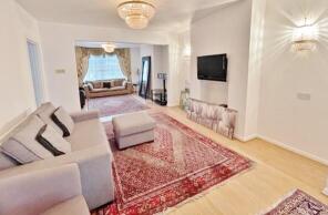 21, Allan Way, London W3 0PW