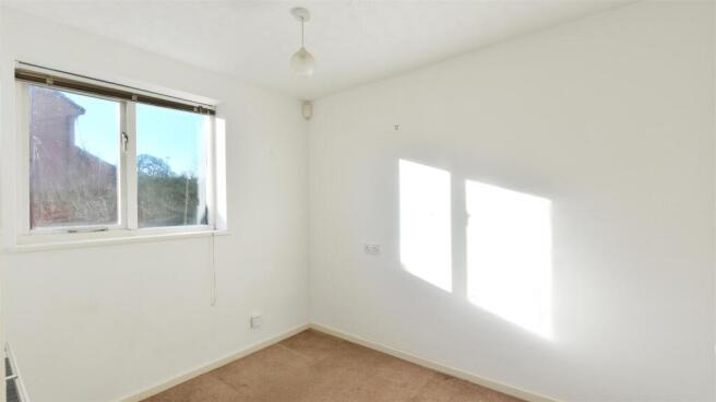 5 bed Detached for sale Image 7