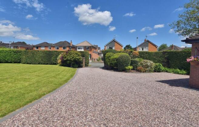 FRONT GARDEN