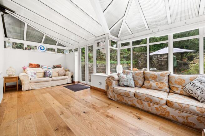 4 bed Detached for sale Image 10