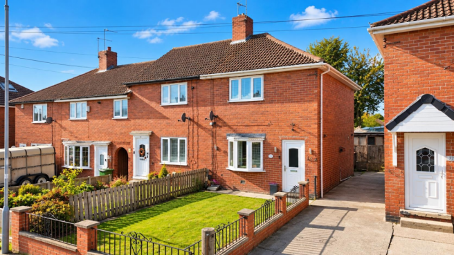 2-bed terraced on Bell Street, Upton, Pontefract, £140,000