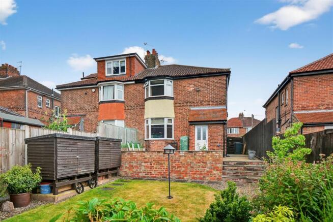 3 bed Semi-Detached for sale Image 12