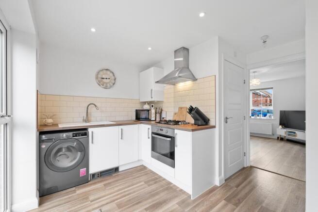 2 bed Semi-Detached for sale Image 6