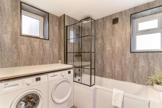 9 bed Town House for sale Image 8