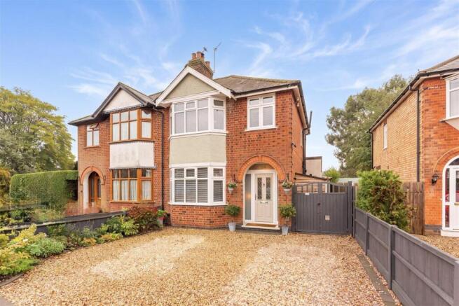 3-bed semi-detached on Malvern Avenue, Rugby, £350,000
