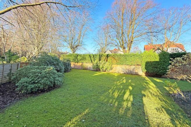 3 bed Flat for sale Image 7
