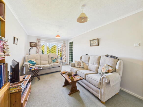 3 bed Semi-Detached Bungalow for sale Image 11