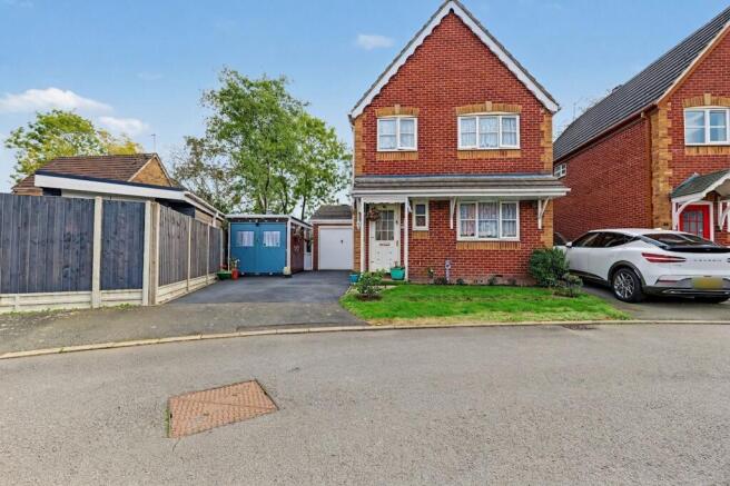 3-bed detached on Ashurst Close, Longford, CV6, £295,000