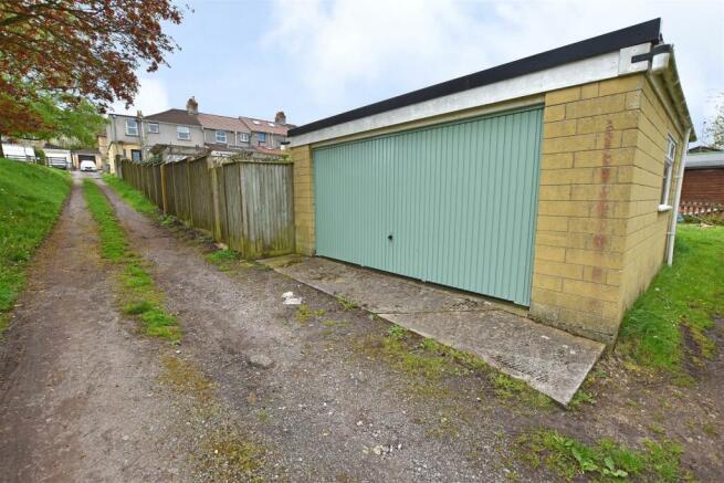 Double Garage.JPG