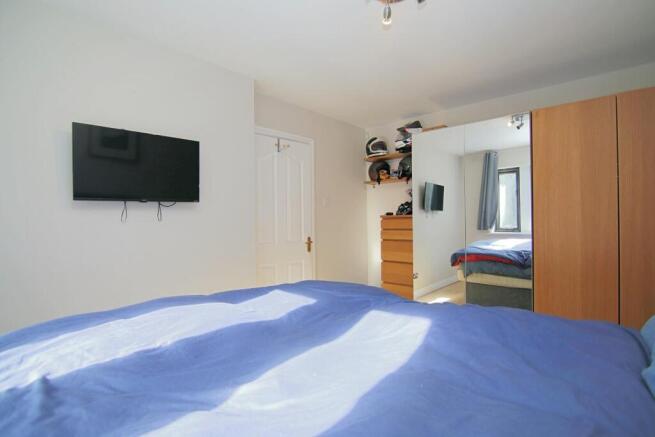 1 bed Coach House for sale Image 8