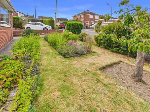 Florence Road, Wingerworth, S42 photo 3