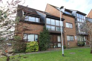 Flat 1, Beechwood House, Wyllyotts Place, Potters Bar EN6 2JD