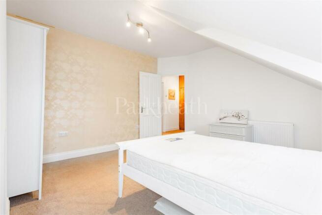 174 broadhurst gardens-006.jpg