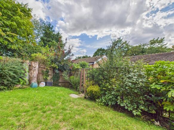 CAM02136G0-PR0463-STILL012