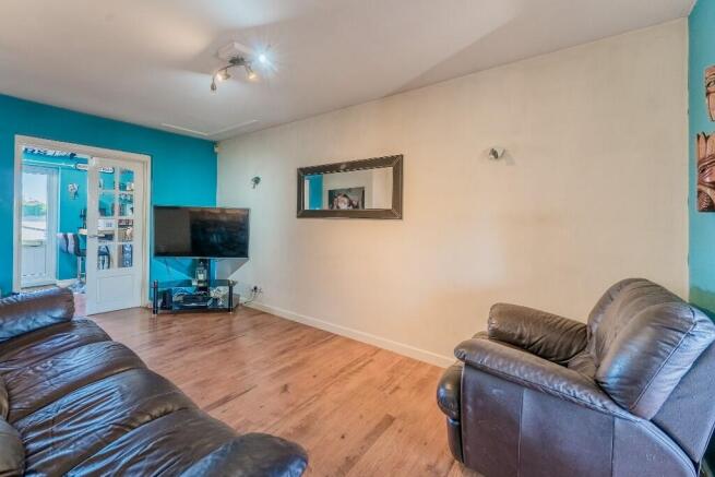 4 bed Detached for sale Image 10