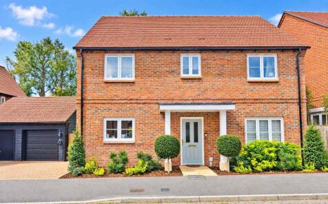 4 Chiltern Gardens, Woodcote