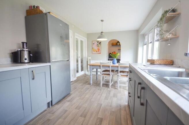 4 bed Detached for sale Image 7