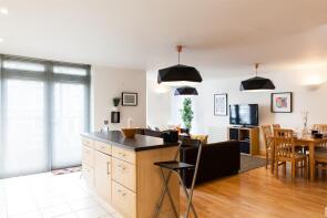 Flat 6, Boundary House, Queensdale Crescent, London W11 4JY