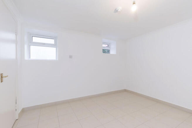 Flat 2, Eaton Hou...