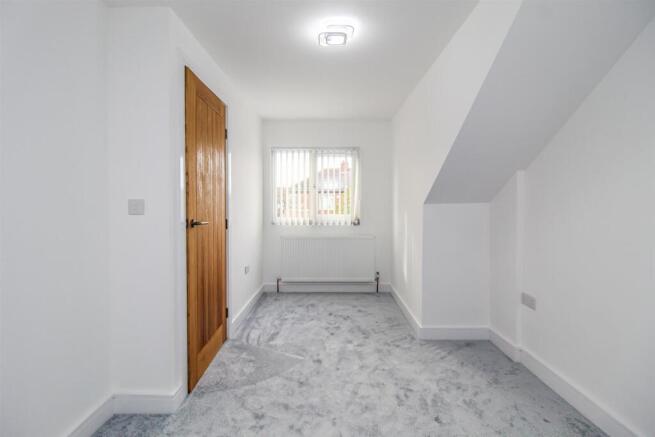 4 bed Semi-Detached Bungalow for sale Image 11