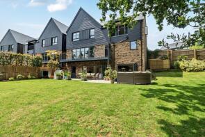 8, Carex Close, Godalming GU7 2FT