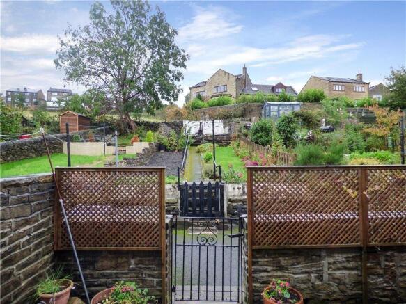 2 bed Terraced to rent Image 9