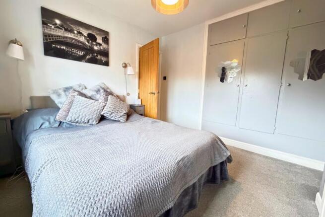 3 bed Semi-Detached for sale Image 12