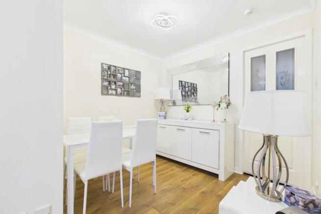 Kenilworth Court, Carluke, ML8 photo 4