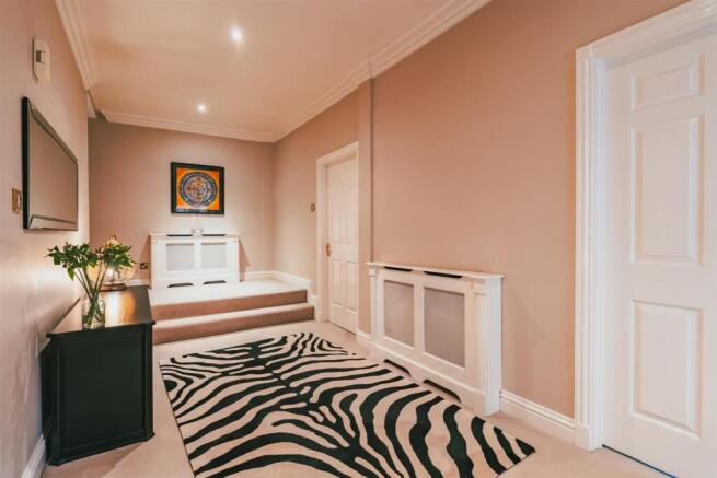 3 bed Terraced for sale Image 8