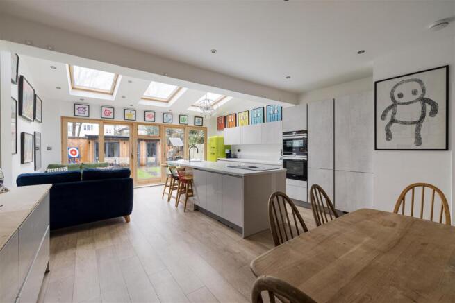 Beacontree Road, E11