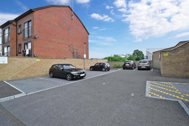 Driveway/Parking
