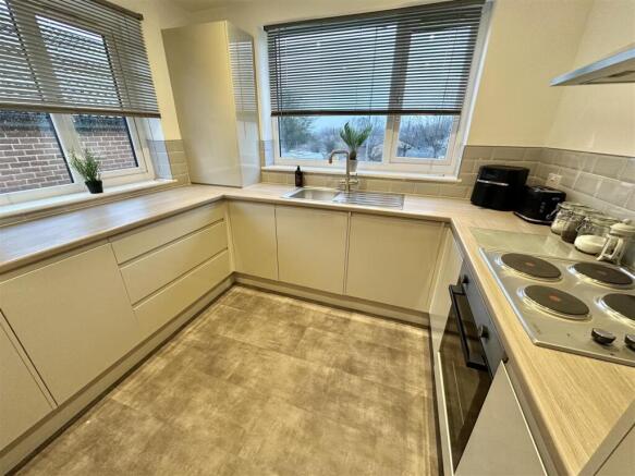 2 bed Detached Bungalow for sale Image 2