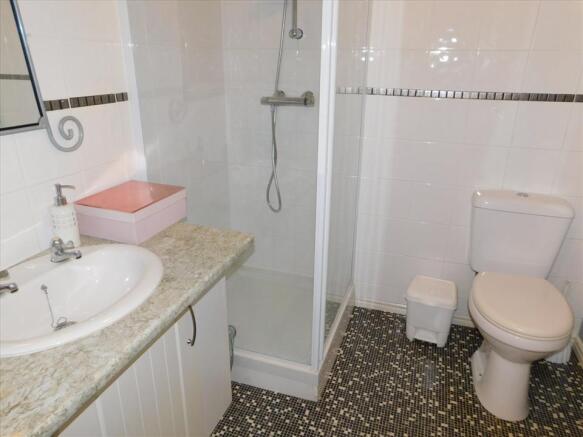 ENSUITE