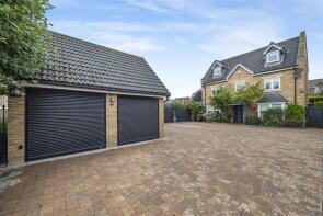42, Pinewood Place, Dartford DA2 7WQ