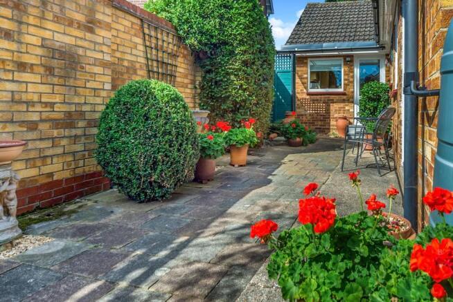 Side patio