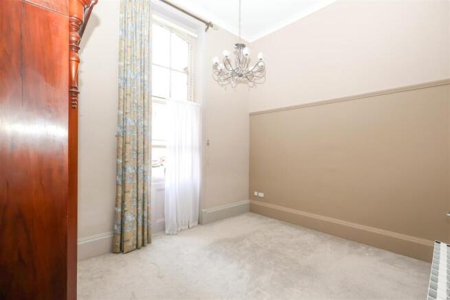 2 bed Apartment for sale Image 11