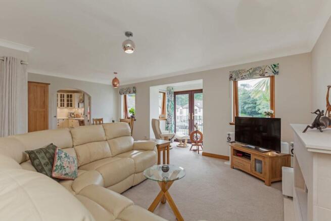 Living Room / Dining