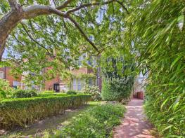 Flat B, 45, Earls Avenue, Folkestone CT20 2HB