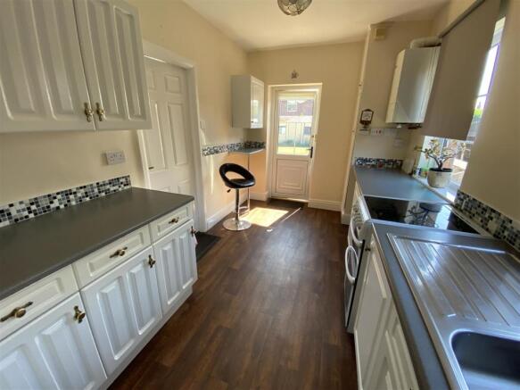 Kitchen: