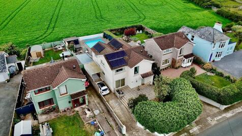 Honeyborough Road, Neyland, SA73
