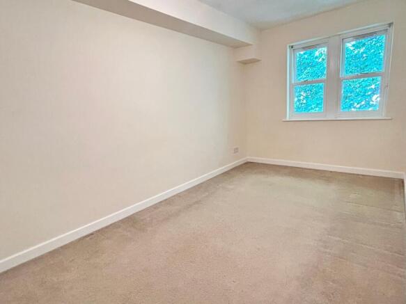 2 bed Apartment for sale Image 5