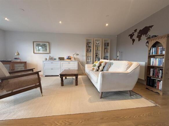 2 bed Apartment for sale Image 10