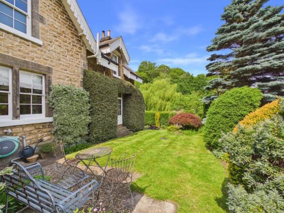 2 bed Detached for sale Image 4