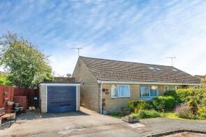 8, Larksfield Close, Carterton OX18 3SY
