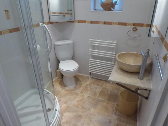 SHOWER ROOM