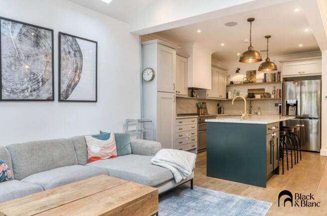 Kitchen/ Dining