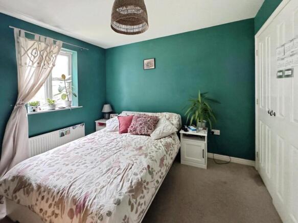 4 bed Semi-Detached for sale Image 10