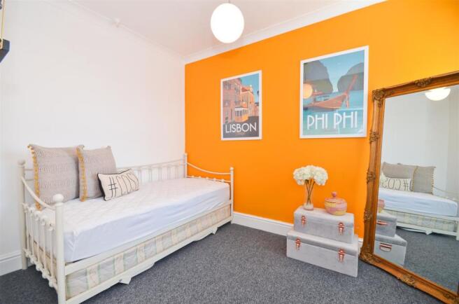 Bedroom 2.JPG