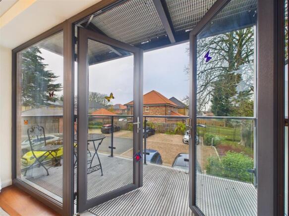 2 bed Retirement Property for sale Image 6